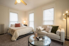 Cute and Cozy Studio Apt Minutes from Drake